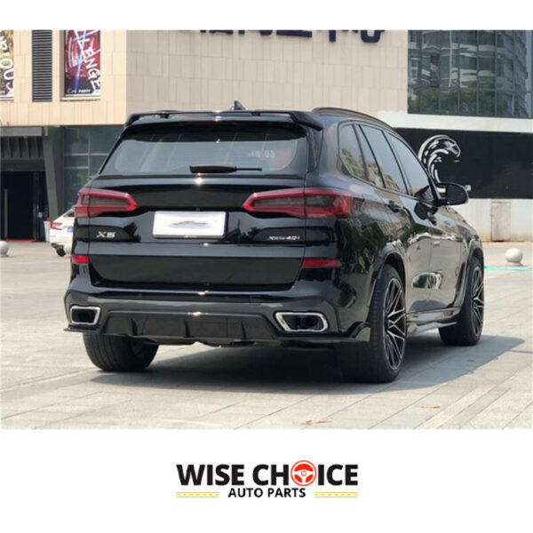 2019-2022 G05 BMW X5 fitted with Dry Carbon Fiber Rear Window Roof Spoiler