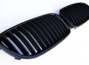 Black kidney grilles for 2011-2013 BMW 5 Series F10 in matte and gloss finish options